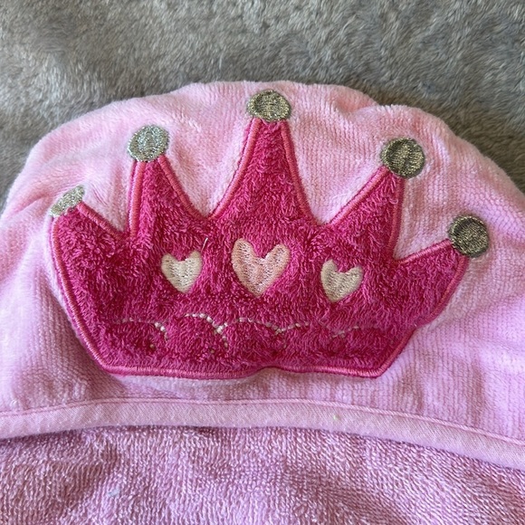 Disney - princess terry bath towel. Size 0-6  months - Picture 3 of 4